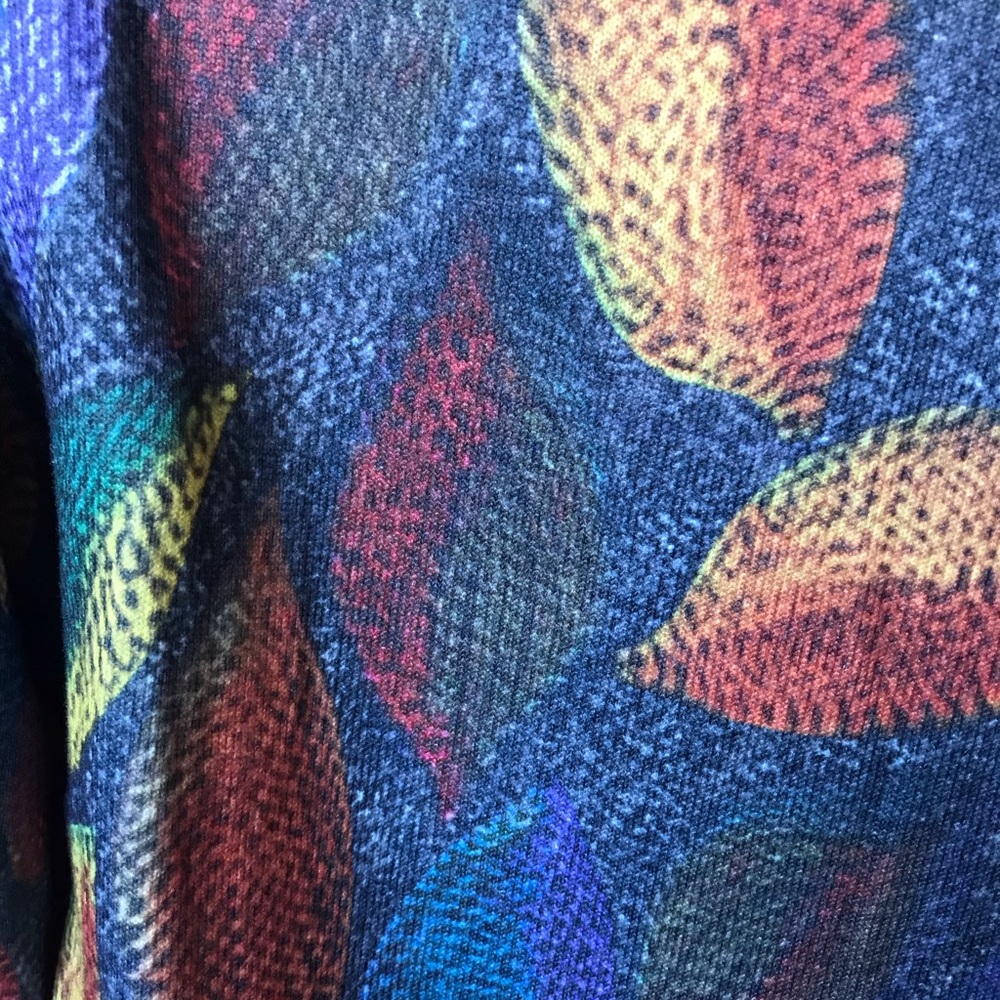 V Neck Top - image 7